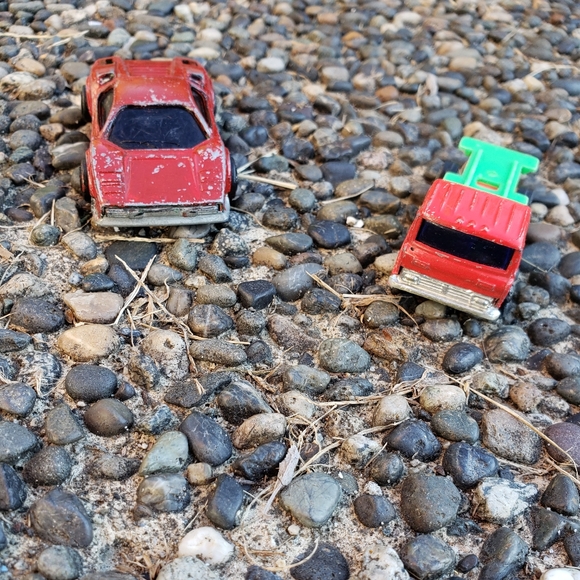 Lot of Two Diecast Classic Vintage Toy Cars, One Lamborghini, and One Ford Truck - Picture 2 of 5